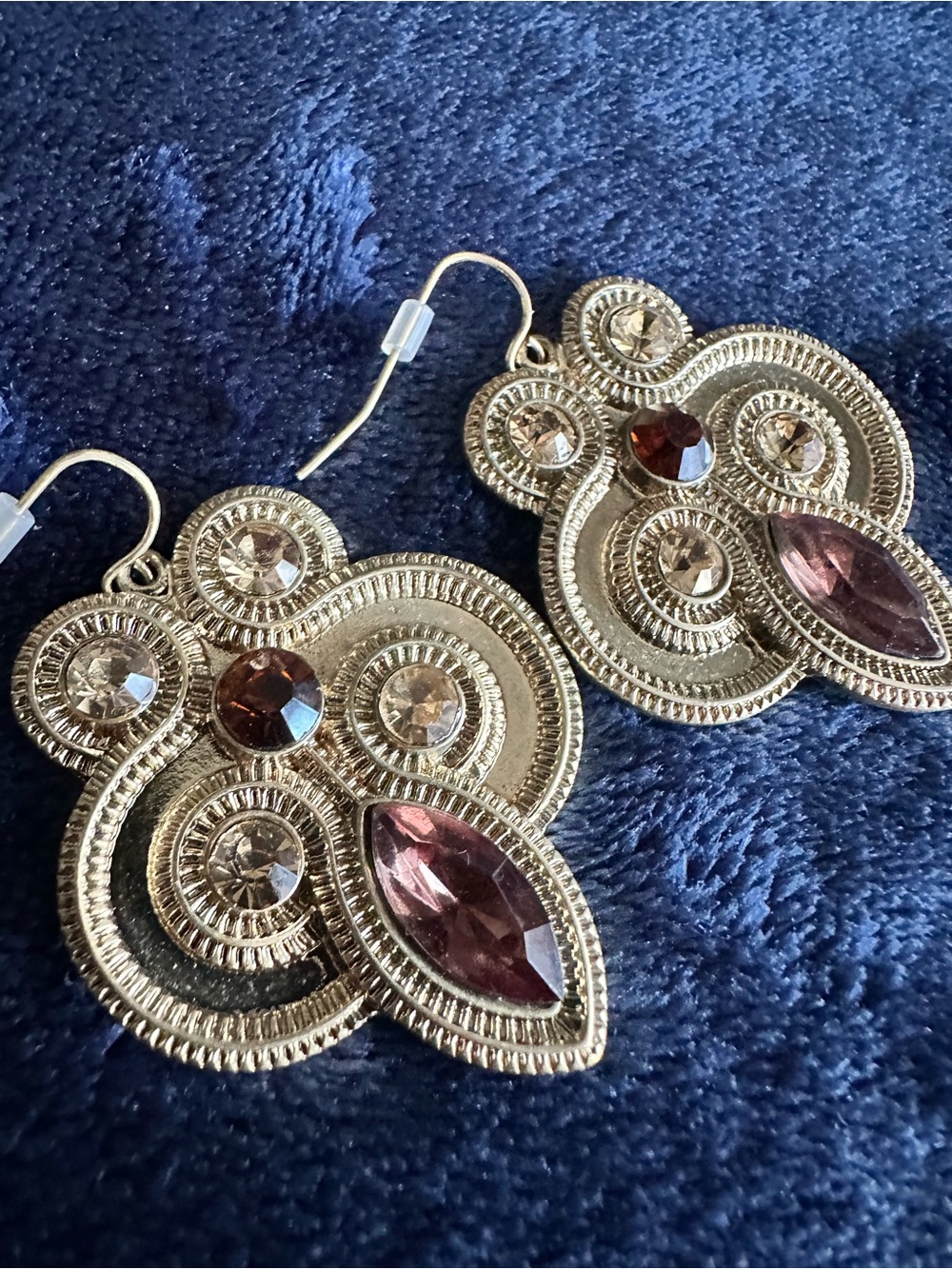 Gold-Tone Drop Earrings with Brown Stones.  Stylish and vintage vibe🤍